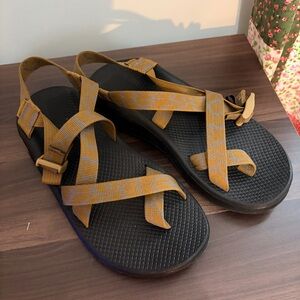 Chaco Men’s Sandals Size 10 Adjustable Straps